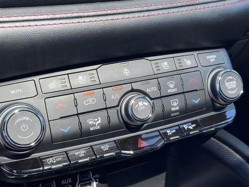 Used 2023 Dodge Durango GT RWD image 26