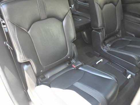 Used 2025 Honda Pilot Touring image 29