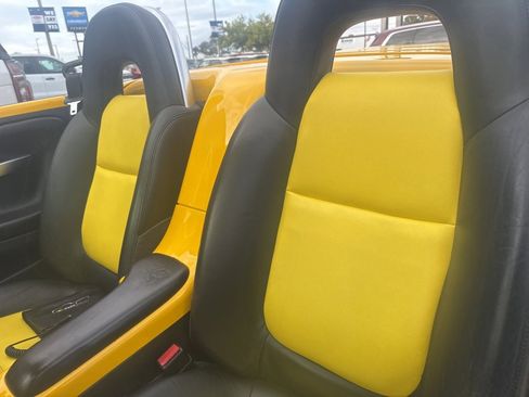 Used 2004 Chevrolet SSR w/ Preferred Equipment Group image 12