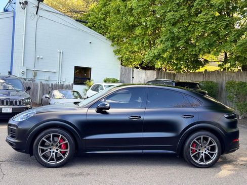 Used 2022 Porsche Cayenne GTS AWD/4WD image 3