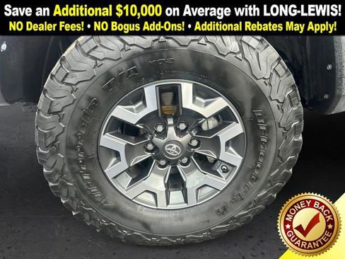 Used 2017 Toyota Tacoma TRD Off-Road image 13