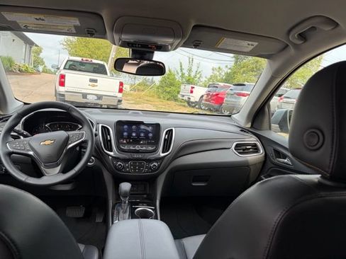 Used 2023 Chevrolet Equinox Premier FWD image 17