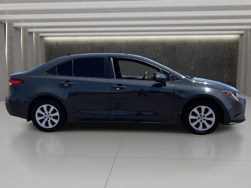 Used 2025 Toyota Corolla LE FWD image 7