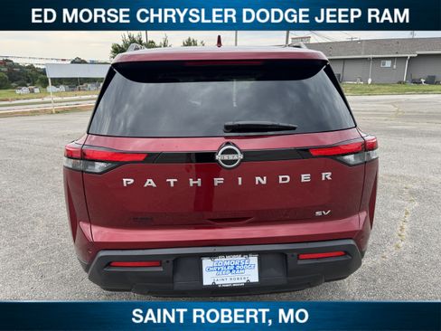 Used 2024 Nissan Pathfinder SV FWD image 3