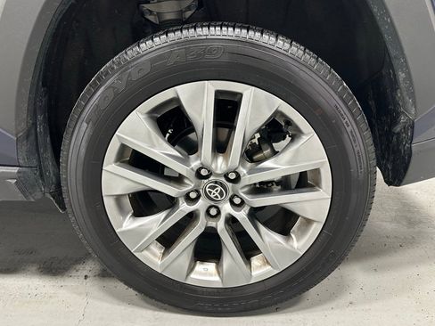 Used 2025 Toyota RAV4 XLE Premium image 62