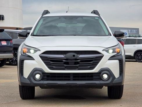 Used 2023 Subaru Outback Premium AWD/4WD image 2