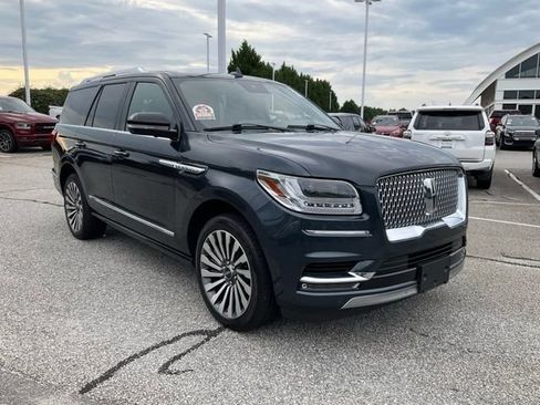 Used 2021 Lincoln Navigator Reserve w/ Luxury Package AWD/4WD image 3