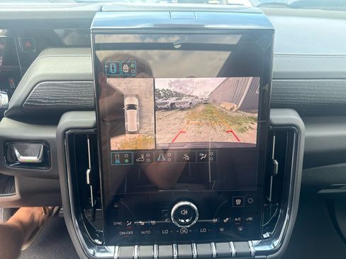 New 2026 GMC Yukon AT4 Ultimate AWD/4WD image 18