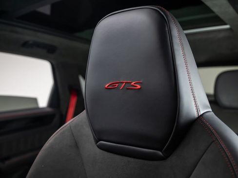 Used 2025 Porsche Cayenne GTS AWD/4WD image 18