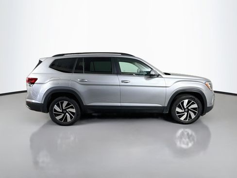 Used 2026 Volkswagen Atlas SE FWD image 11