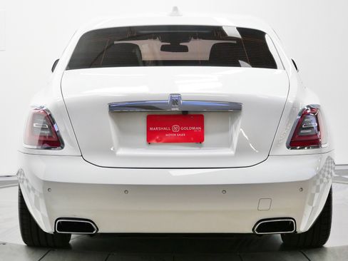 Used 2024 Rolls-Royce Ghost Extended Wheelbase image 8