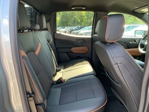 New 2025 GMC Canyon AT4 w/ Nightfall Edition image 27