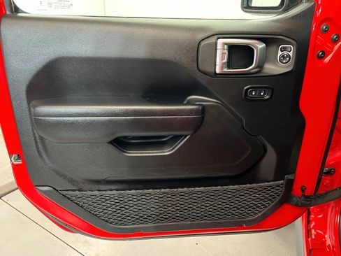 Used 2024 Jeep Wrangler Unlimited Rubicon 4xe image 14