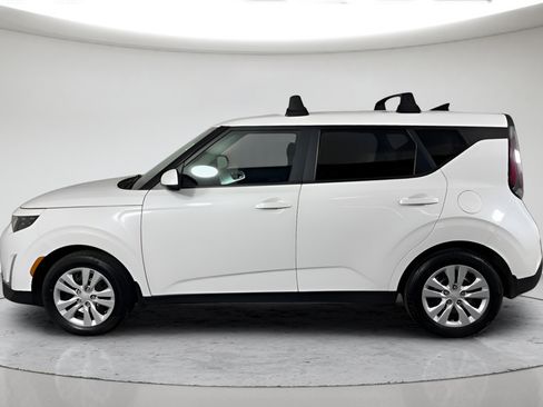 Used 2023 Kia Soul LX FWD image 6