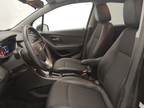 Used 2020 Chevrolet Trax LT w/ Driver Confidence Package FWD image 17