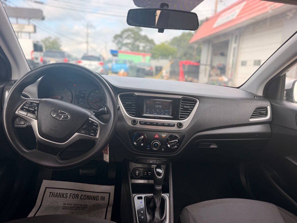 Used 2019 Hyundai Accent SE FWD image 11