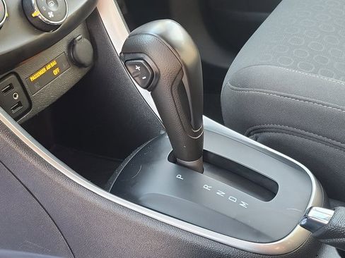 Used 2022 Chevrolet Trax LS w/ Tint and Cruise Package image 9