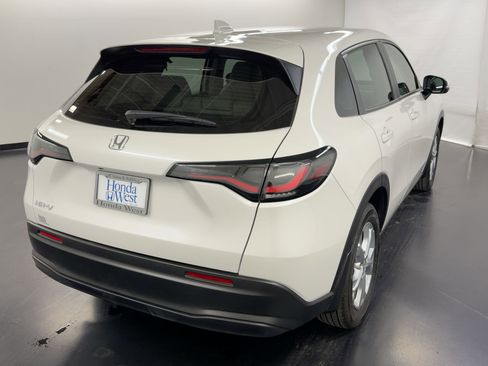Certified 2025 Honda HR-V LX image 9