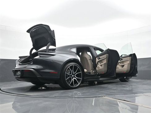 New 2026 Porsche Taycan image 28