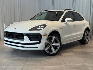 Certified 2025 Porsche Macan video 1