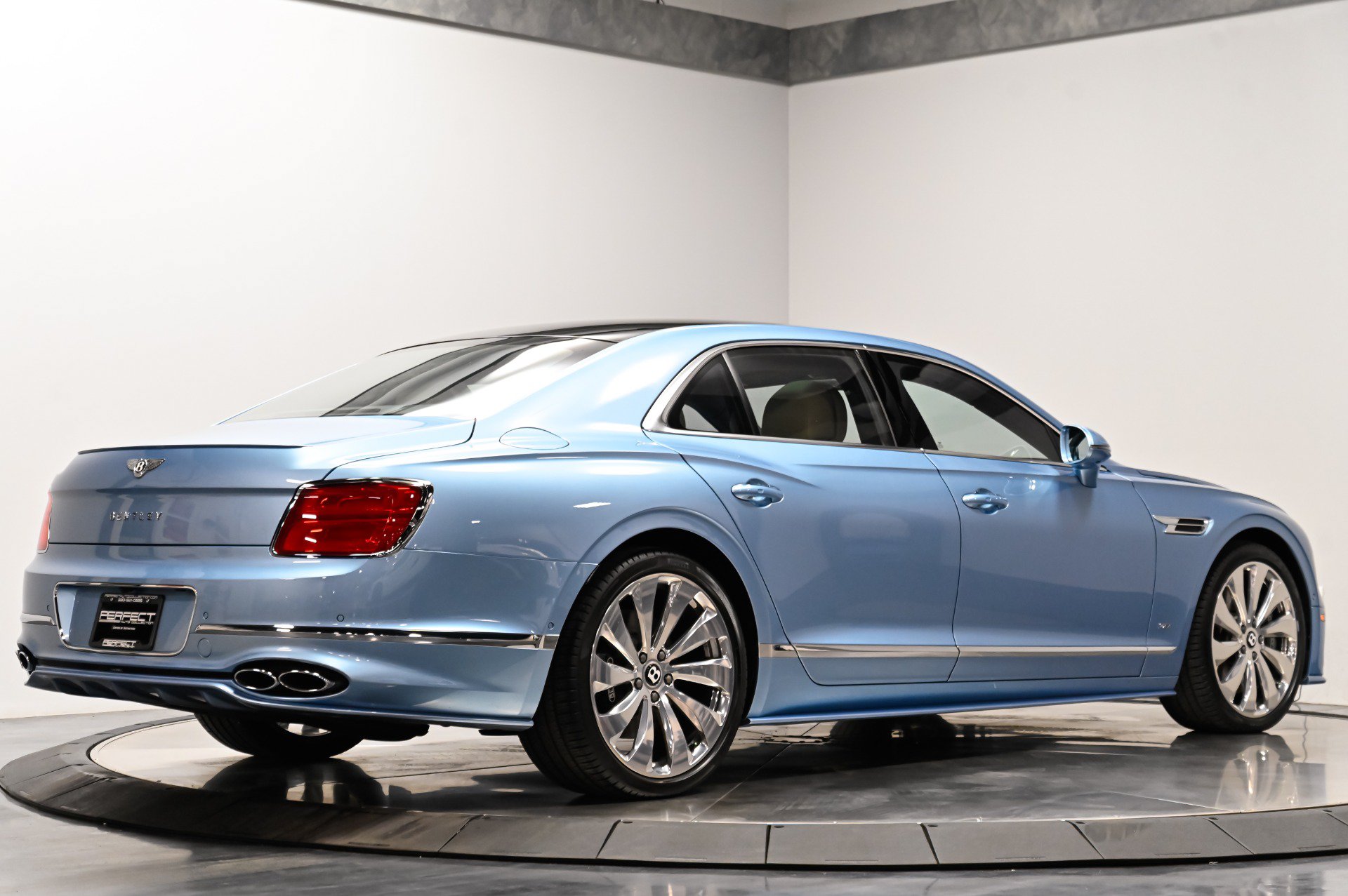 Used 2022 Bentley Flying Spur V8 AWD/4WD image 54