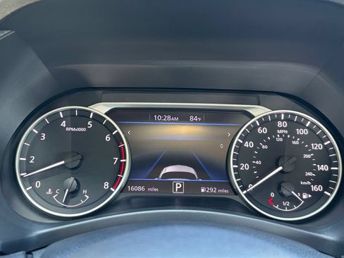 Used 2025 Nissan Sentra SV FWD image 38