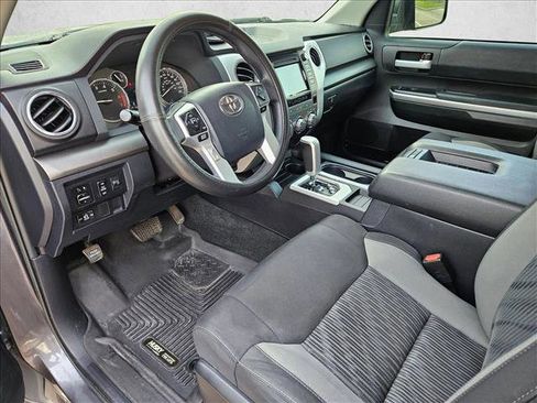 Used 2017 Toyota Tundra SR5 image 9