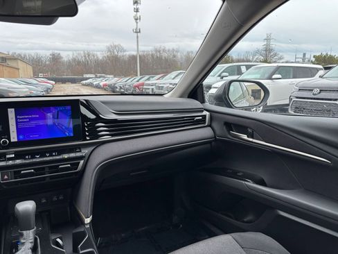 Used 2025 Toyota Camry LE image 34