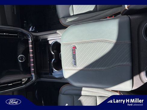 Used 2025 GMC Yukon XL AT4 image 15