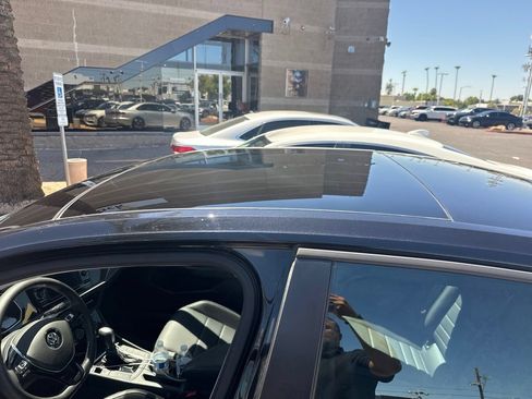 Used 2021 Volkswagen Jetta SE w/ SE Cold Weather Package FWD image 5