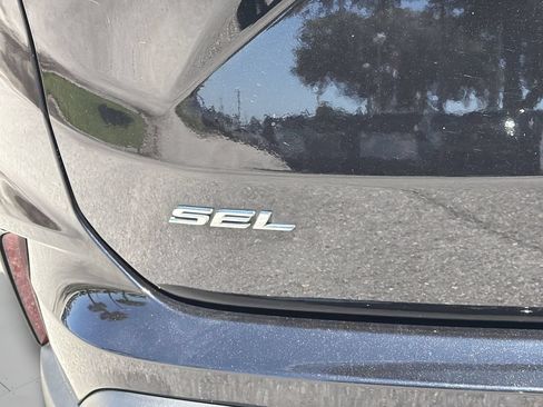 Used 2023 Ford Edge SEL w/ Convenience Package AWD/4WD image 10
