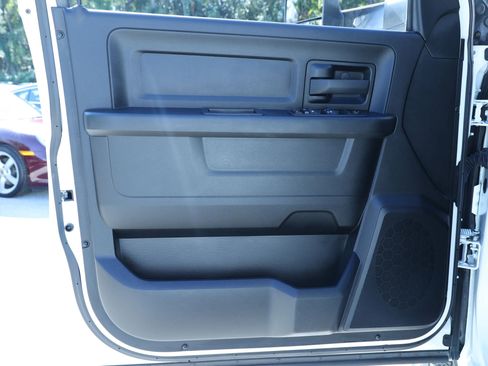 Used 2022 RAM 2500 Tradesman w/ Chrome Appearance Group image 6