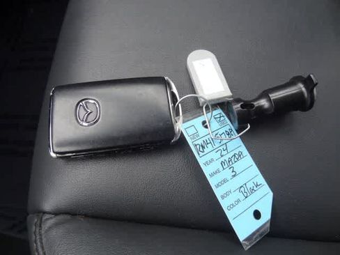 Used 2024 MAZDA MAZDA3 s FWD image 29