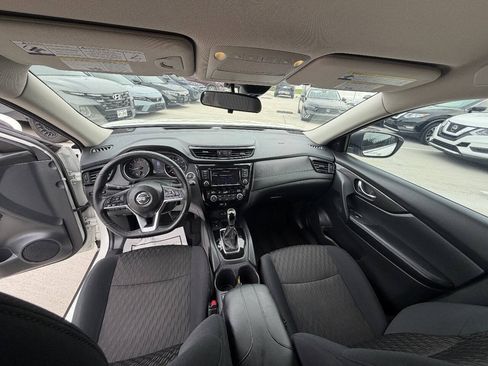Used 2019 Nissan Rogue SV w/ Premium Package FWD image 18