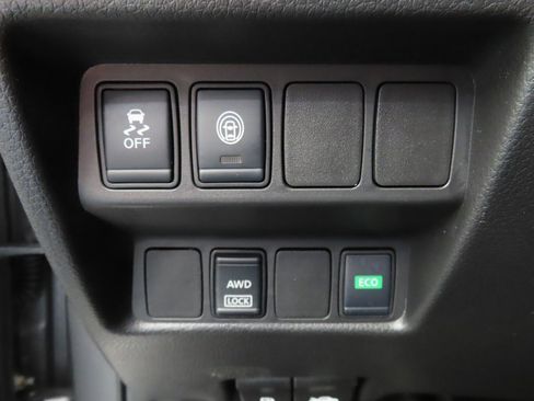 Used 2019 Nissan Rogue Sport SV image 42