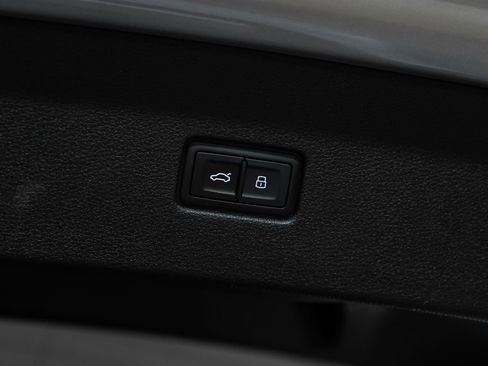 Used 2022 Audi Q8 Premium Plus w/ Premium Plus Package image 59