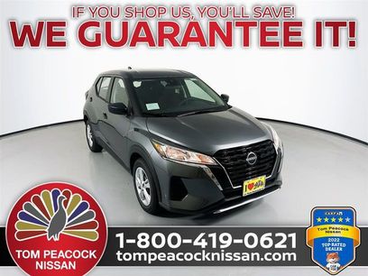 New 2025 Nissan Kicks Play S