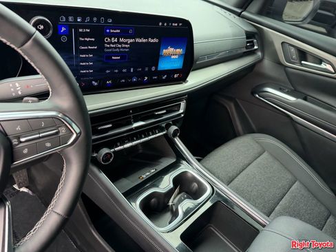 Used 2025 Chevrolet Traverse LT w/ Driver Confidence Package FWD image 27