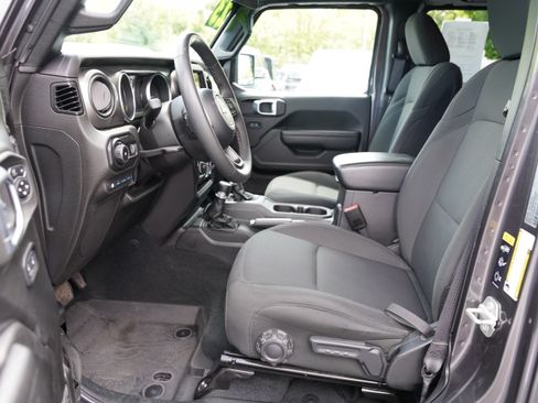 Used 2023 Jeep Wrangler Unlimited w/ Cold Weather Group AWD/4WD image 3
