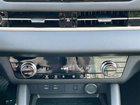 New 2026 Mitsubishi Outlander SE image 17