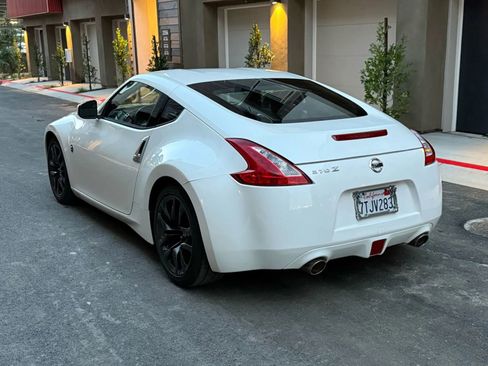 Used 2016 Nissan 370Z Coupe image 7