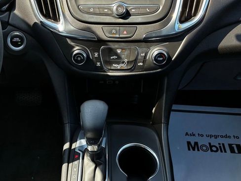 Used 2023 Chevrolet Equinox LT image 25