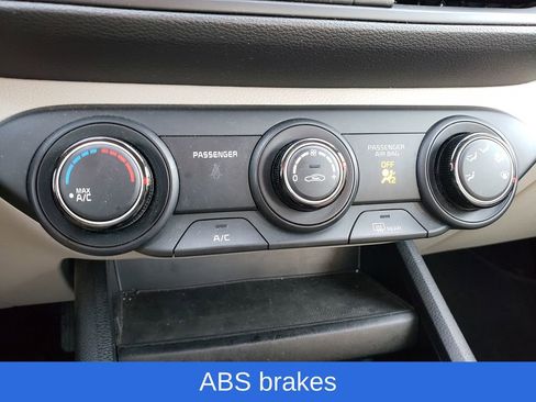 Used 2022 Kia Forte LXS image 22