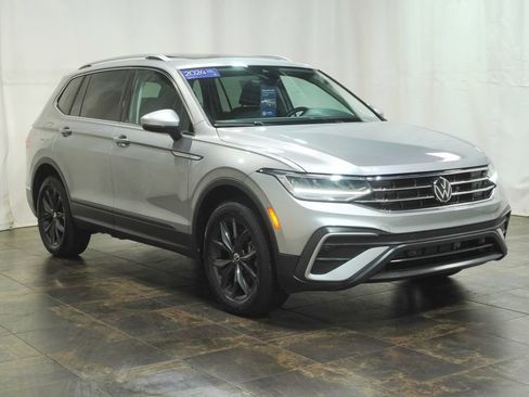 Used 2024 Volkswagen Tiguan SE AWD/4WD image 1