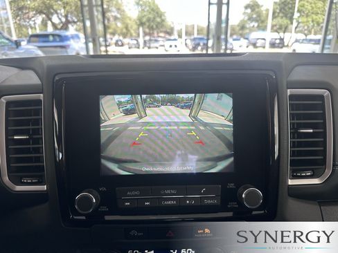 Used 2024 Nissan Frontier SV w/ SV Convenience Package RWD image 11