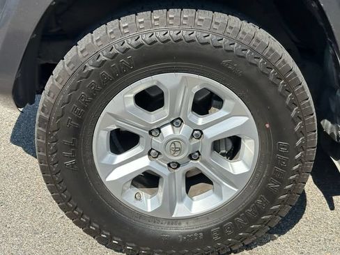 Used 2017 Toyota 4Runner SR5 Premium AWD/4WD image 16