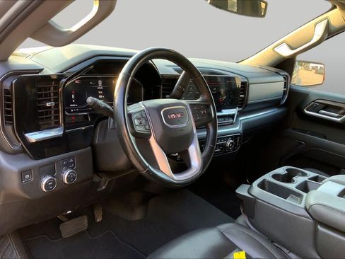 Used 2025 GMC Sierra 1500 SLT RWD image 17