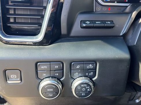 Used 2024 GMC Sierra 3500 Denali w/ Denali Reserve Package image 23