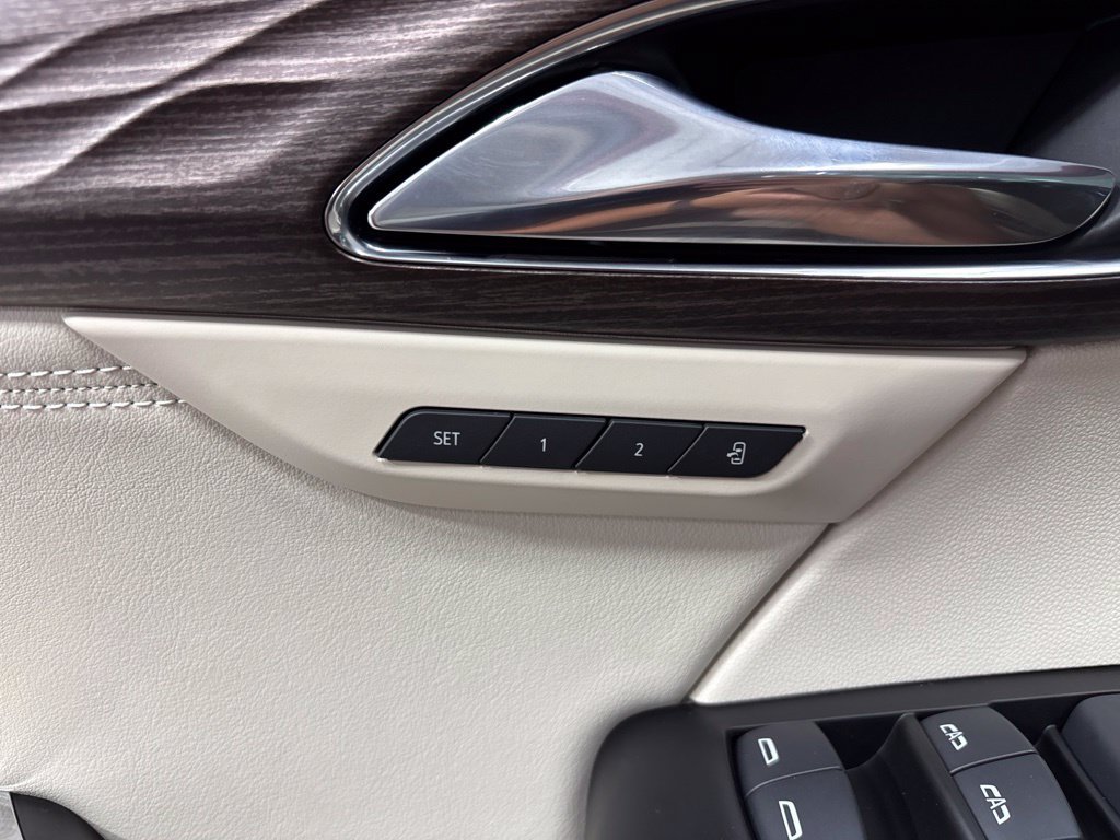 Used 2023 Buick Envision Avenir AWD/4WD image 44