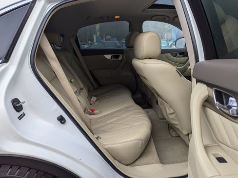 Used 2010 INFINITI FX35 AWD w/ Navigation Pkg image 35